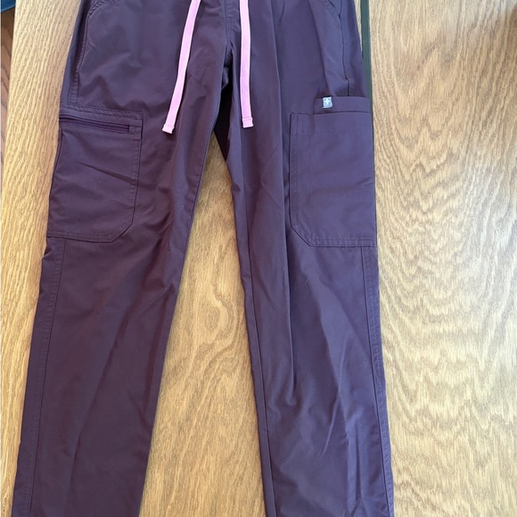 Figs Deep Purple Scrub Set - Picture 2 of 2